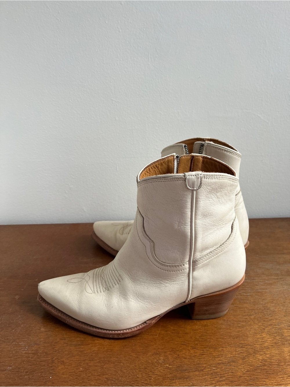 Tecovas Cream Leather Western Ankle Boots - The Daisy - Picture 3 of 6